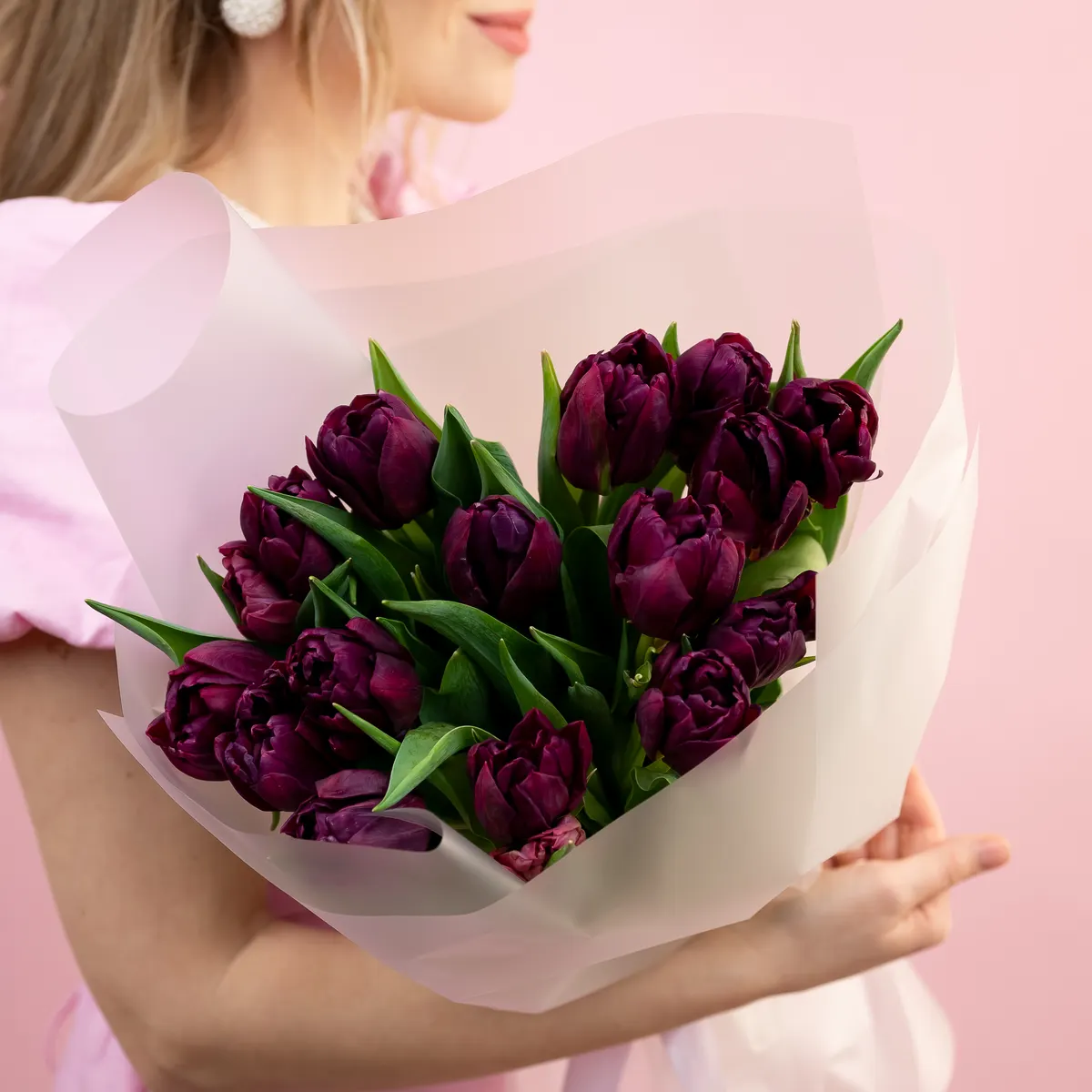 15 фиолетовых пионовидных тюльпанов, ракурс 1 из 7
