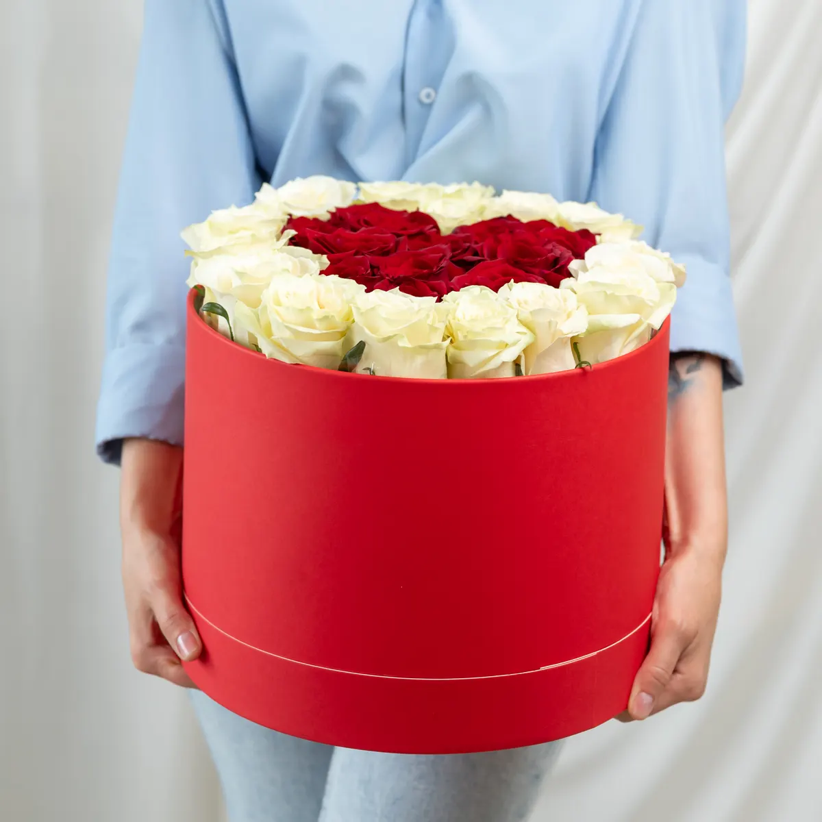 Коробка L красное сердце (роза), ракурс 1 из 7