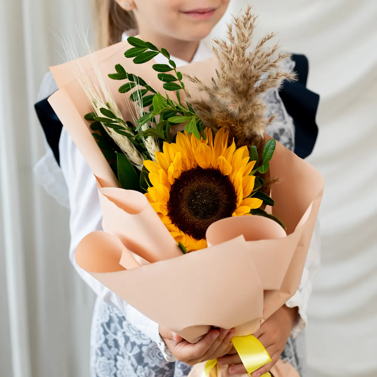 Комплимент с подсолнухом и сухоцветами, ракурс 1 из 7