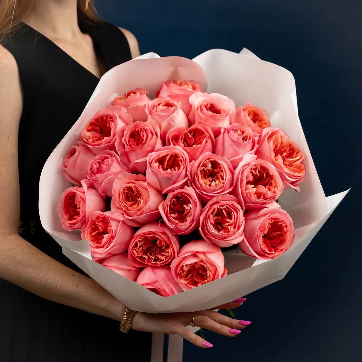 25 пионовидных роз (пинк экспрешн), ракурс 1 из 7