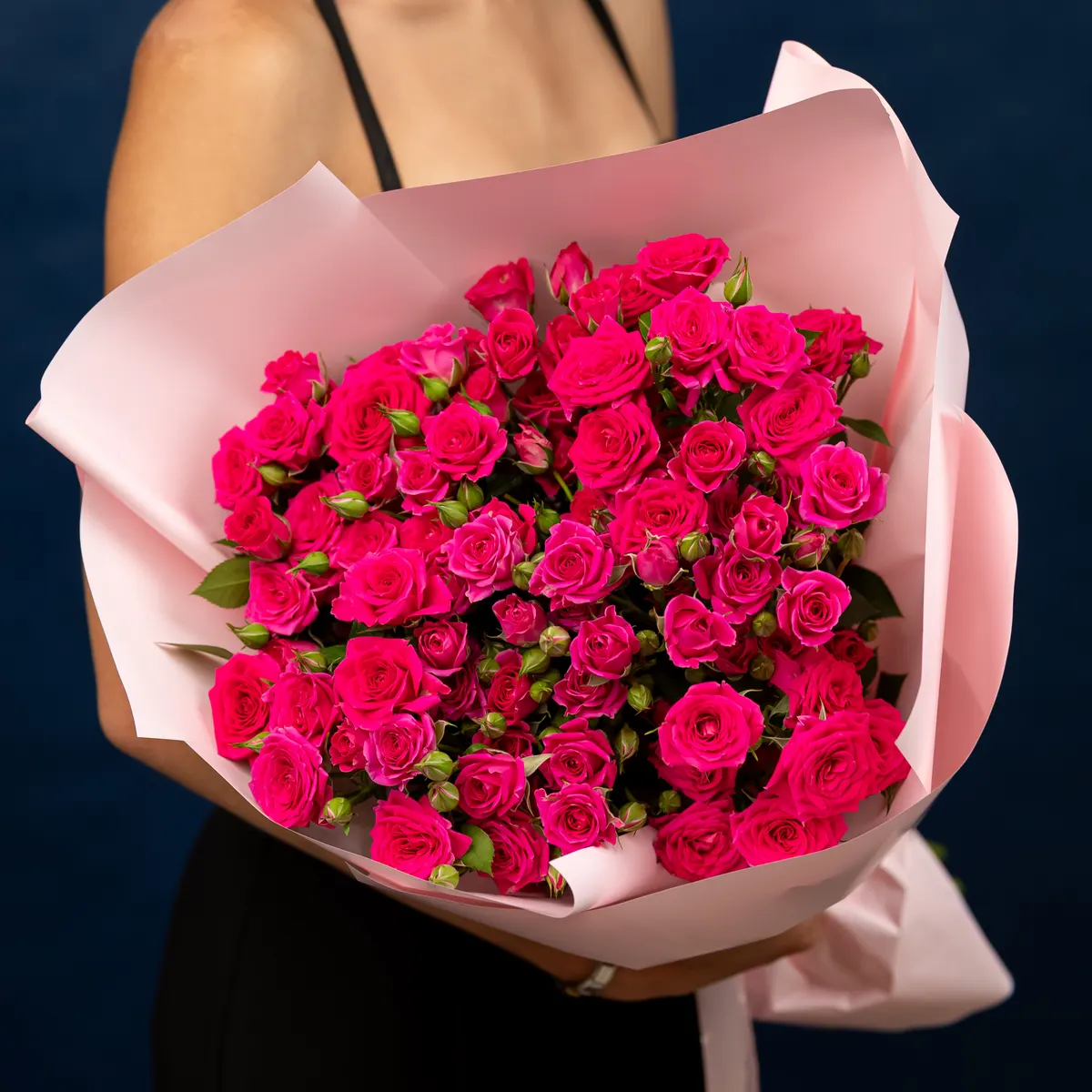 Кустовые розы розовые 15 шт, ракурс 1 из 7